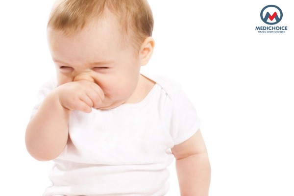 trẻ sơ sinh nghẹt mũi